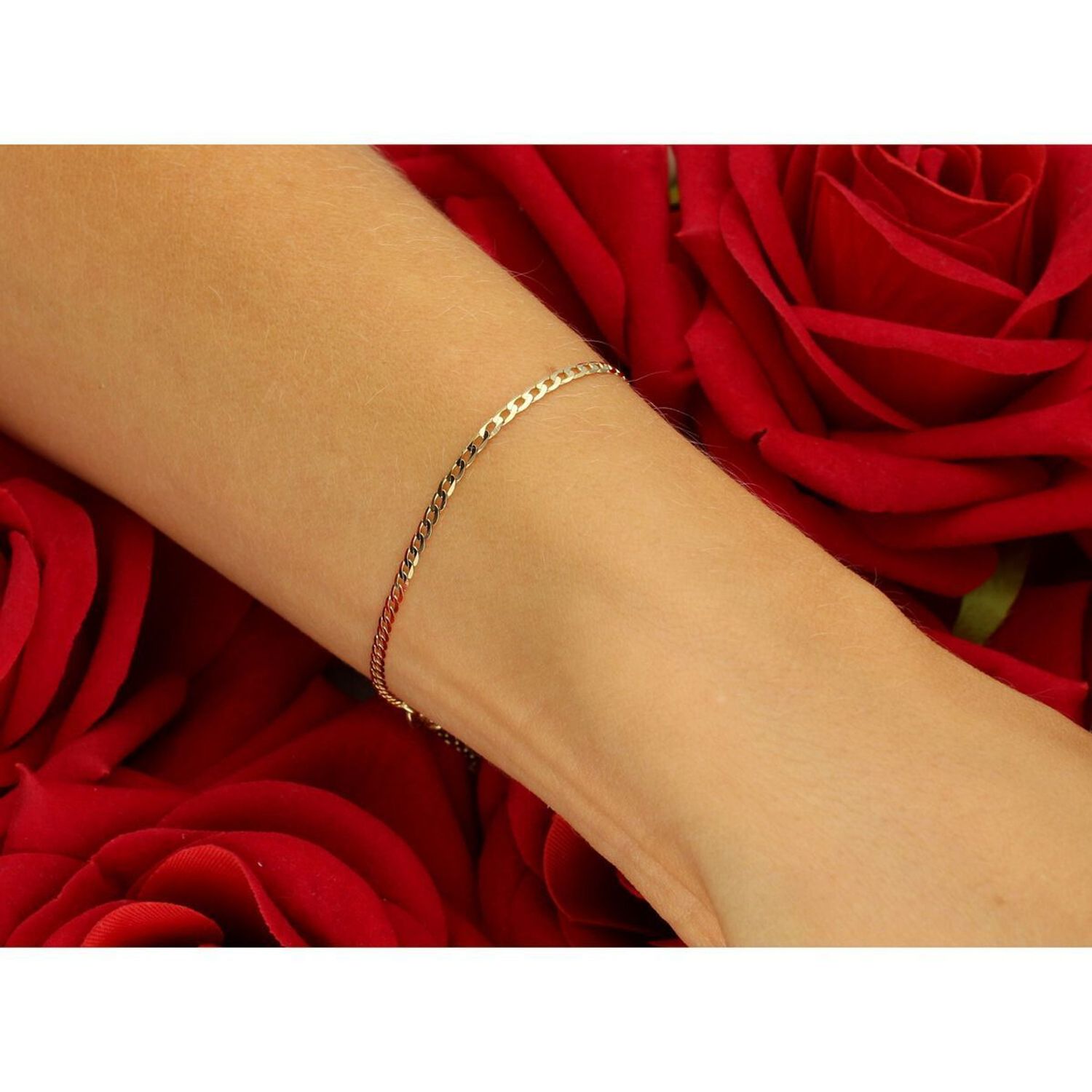 Klasyczna złota bransoletka damska próby 585 w splocie pancerka 2 mm. Długość regulowana 17 cm + 2 cm, waga 1,11 g, zapięcie na karabińczyk. Ponadczasowa biżuteria idealna na co dzień i na 1.jpg